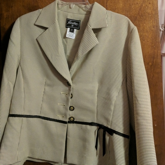 Suit green - Picture 1 of 2